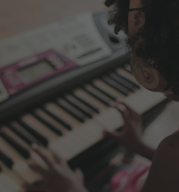 girl at piano
