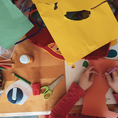 child making art